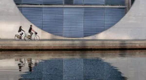 Tek Başına Seyahatin Avantajları, Zorlukları ve Yolculukta Edinilecek Hayat Dersleri